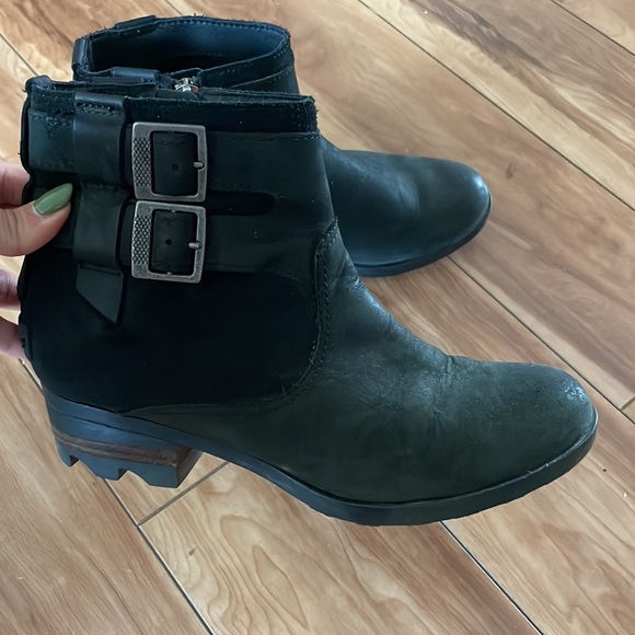 Sorel Lolla booties - Picture 2 of 9